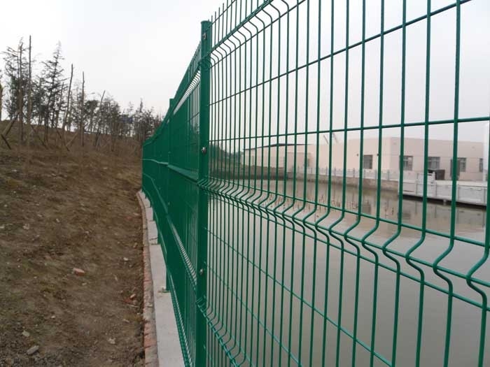 Curved welded fence